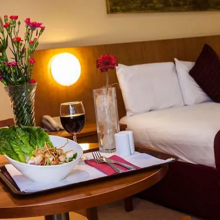 מלון Central Hotel Tullamore טולאמור