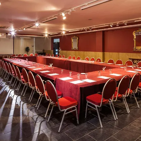 Central Hotel Tullamore ホテル