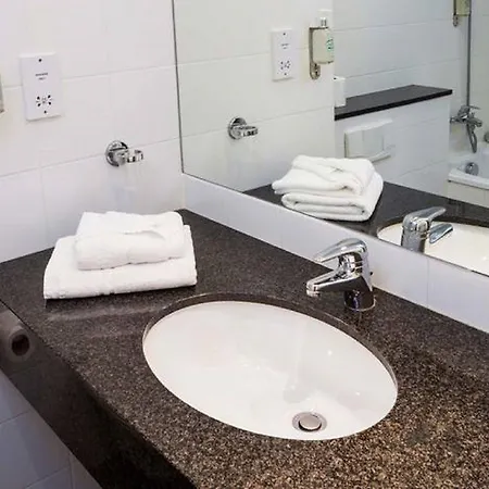 Central Hotel Tullamore 3*