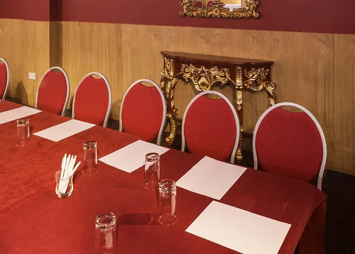 Central Hotel Tullamore 3*